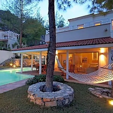 Sleeps 6 Pool Air Con Wifi Villa *